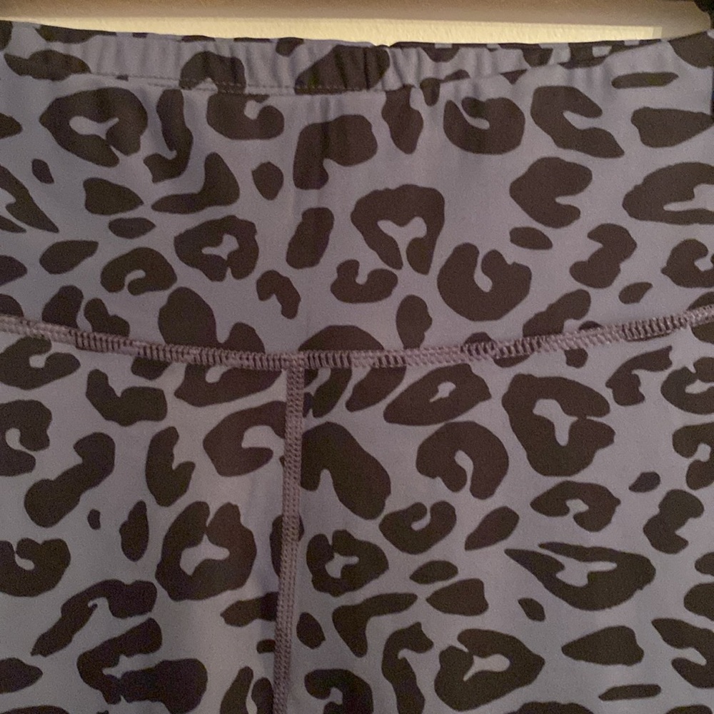 Unbranded, Women's Two-Piece, Leopard Print Sports Bra & Legging, Size: XL - Picture 6 of 11